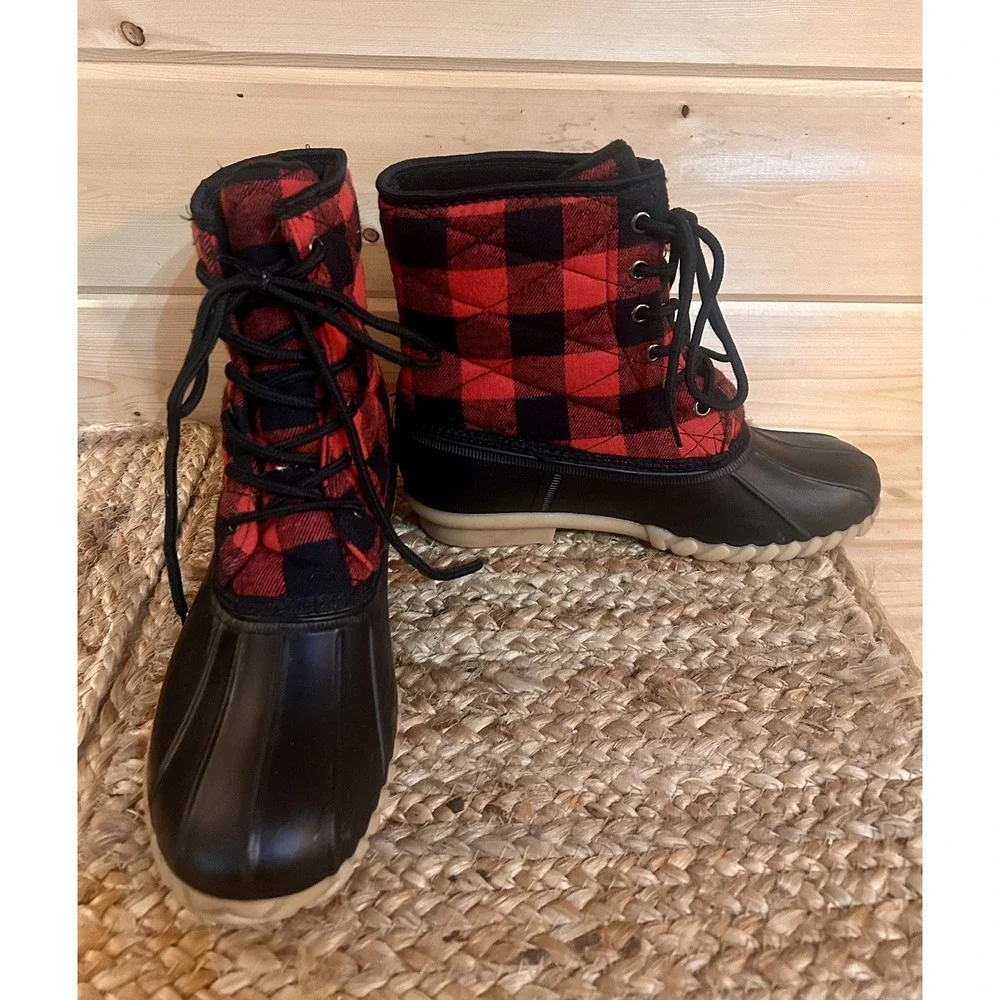 Olivia‎ Miller Duck Boots Size 7.5 Women's Red Buffalo Plaid EUC